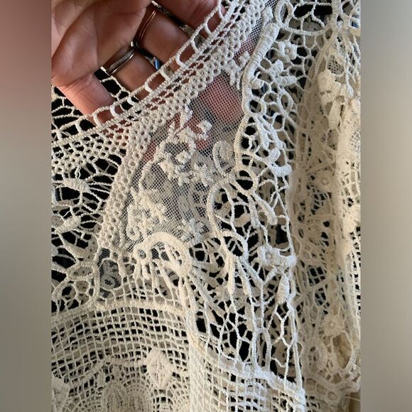 Staring at Stars Lace Crochet Bell Sleeve Top | Medium - Picture 5 of 12